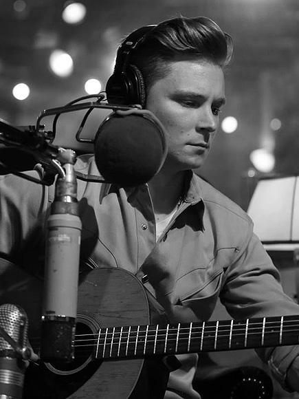 Frankie Ballard's New Album Can't Get More Country Than This: 'It's That Retreat Mentality'