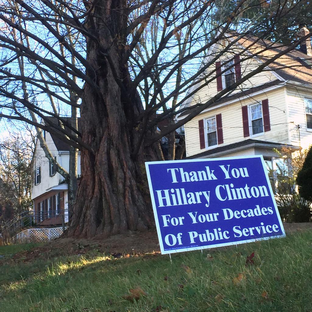 Hillary Clintonâ€™s Hometown Rallies Around to Give Her Holiday Cheer