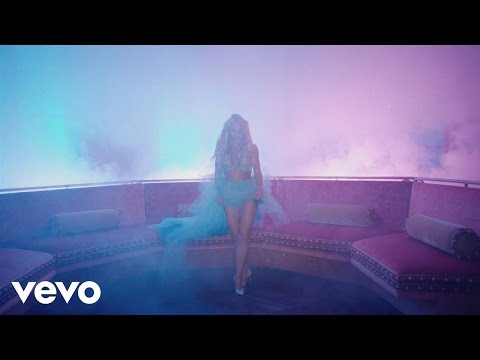 Britney Spears - Slumber Party ft. Tinashe