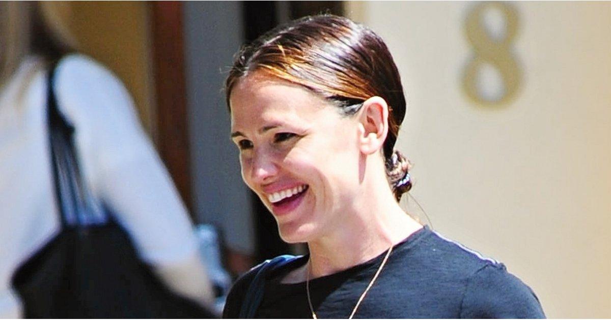 Jennifer Garner Is All Smiles During a Sunny Day Out With Her Daughters