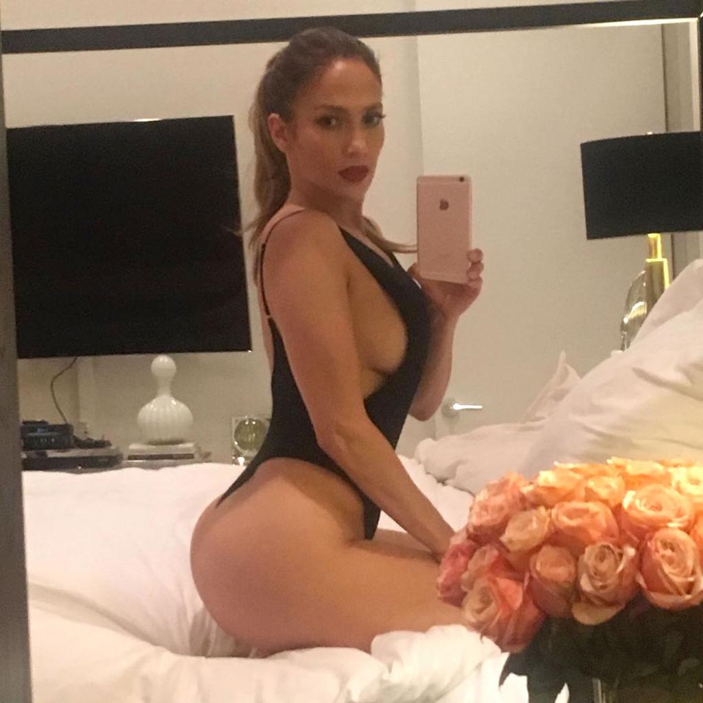 Jennifer Lopez Is â€˜Feeling Empoweredâ€™ and Showing Off Her Insane Body in Sexy Photo