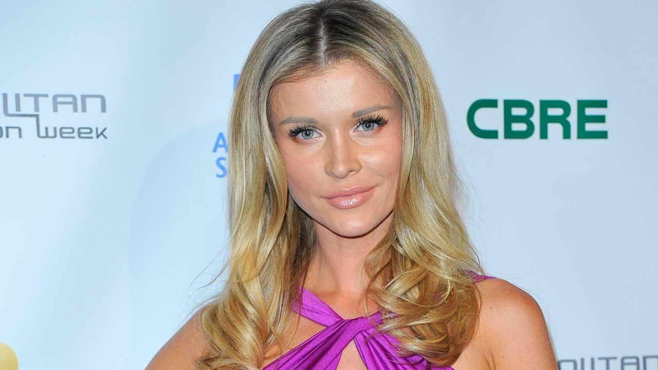 Joanna Krupa Posts Nearly Nude Selfie, Tells Haters to 'Relax'