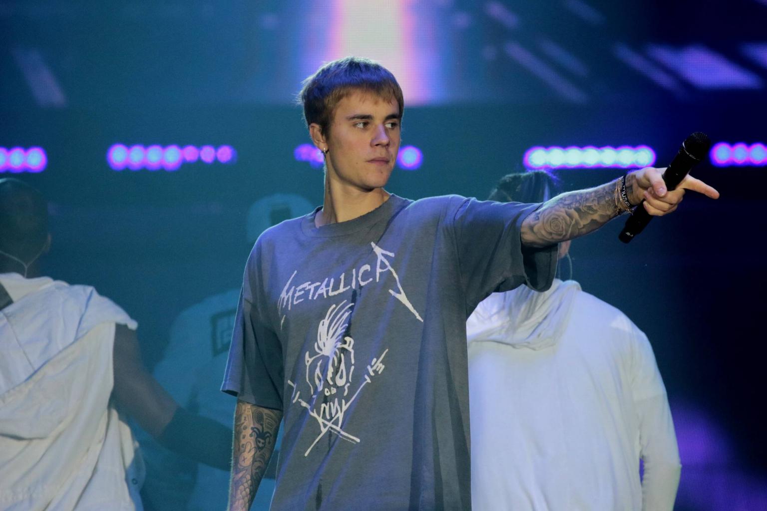 Justin Bieber Breaks Into Tears While Performing        Purpose      '  During A Show In Germany