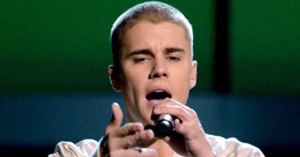 Justin Bieber Fell Again During His Concert (But Ended Up Turning It Into a Motivational Moment)