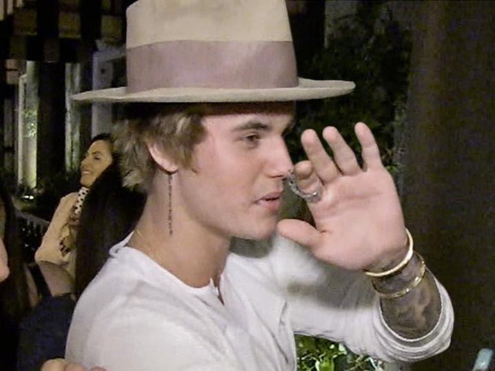 Justin Bieber -- Ghost of Eggings Past Still Haunts ... Ex-Neighbor Drags Bodyguard into Case