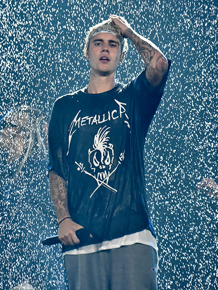 Justin Bieber Sprains His Ankle Hours Before Concert