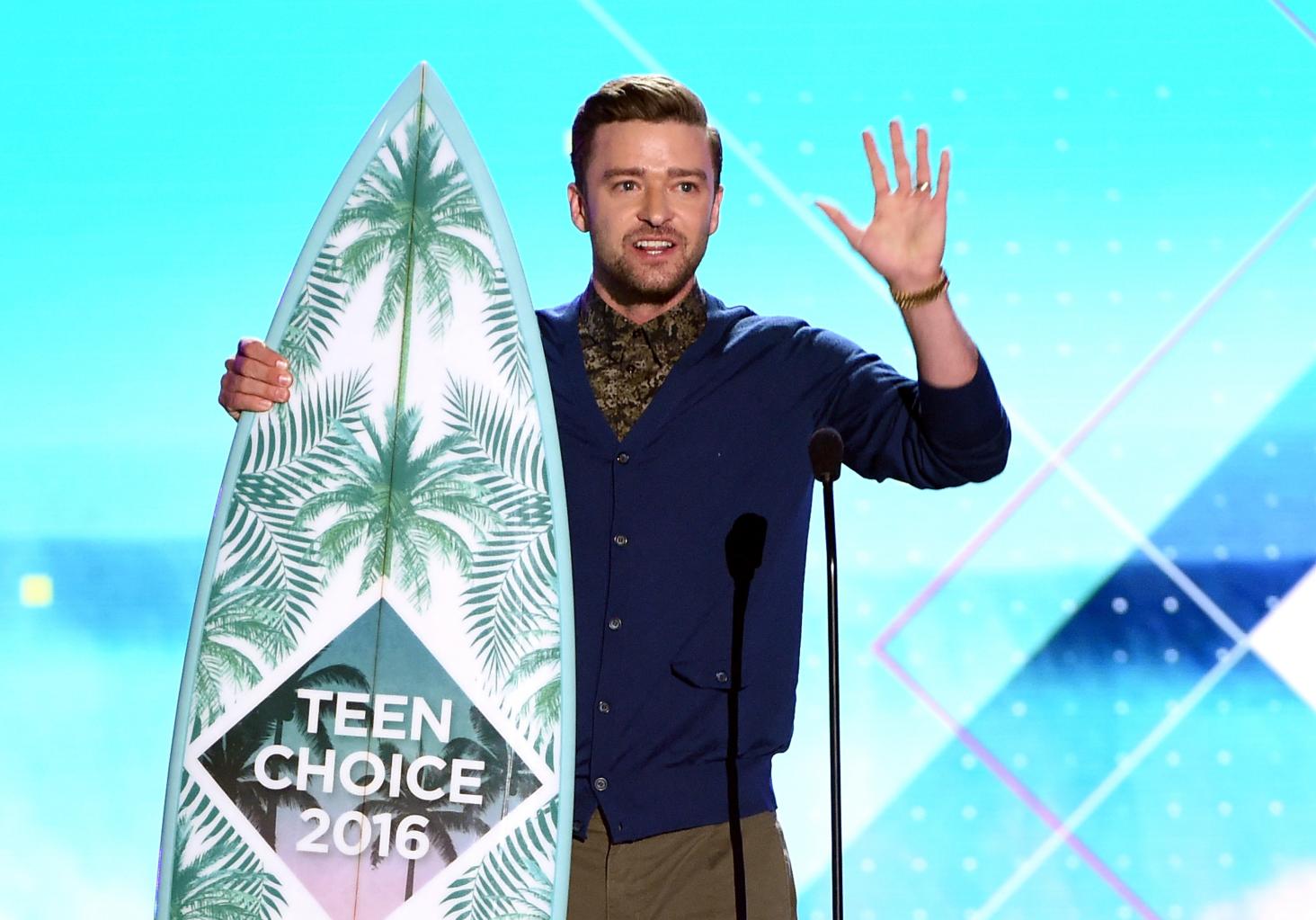 Justin Timberlake Delivers Powerful Message Of Hope During Teen Choice Awards Acceptance Speech