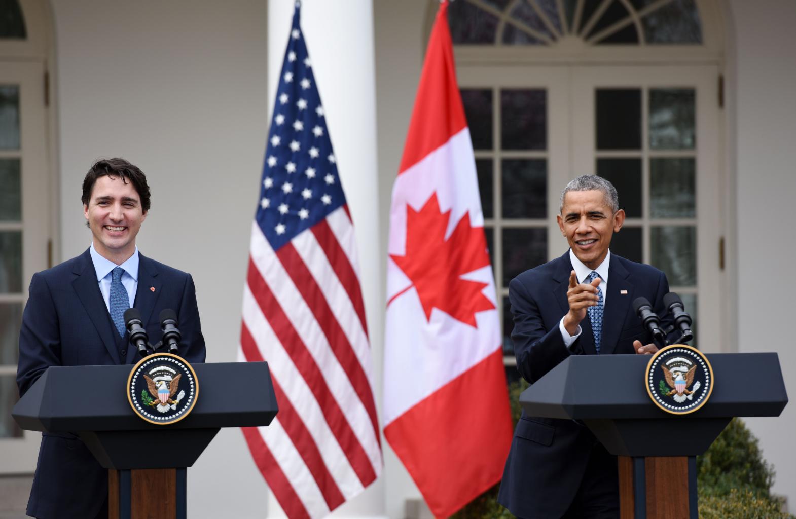 Justin Trudeau Is The Mastermind Behind The Obamasâ€™ Holiday Card