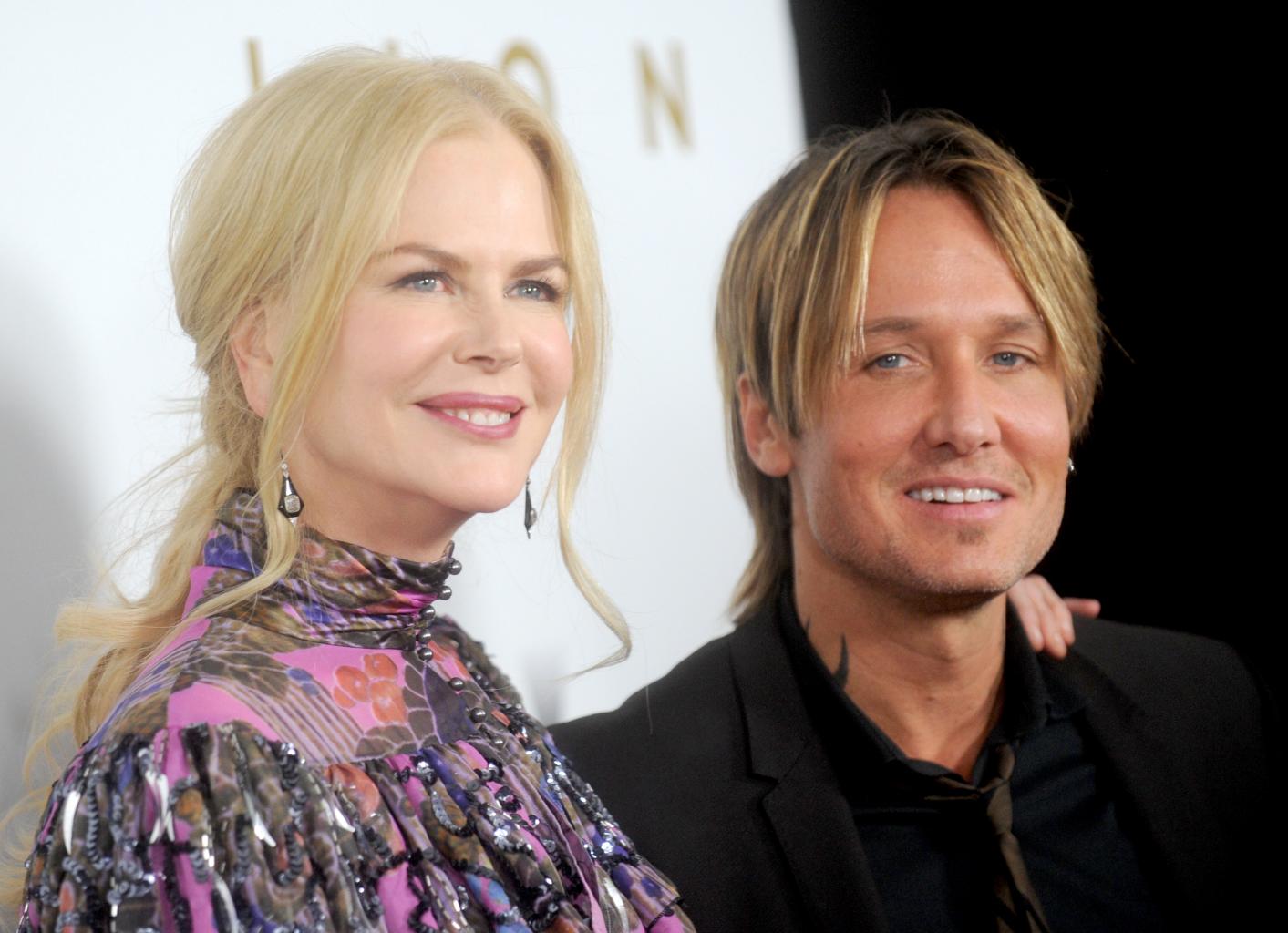 Keith Urban Performs Tribute To Musicians Who Passed In 2016 With Help From Nicole Kidman