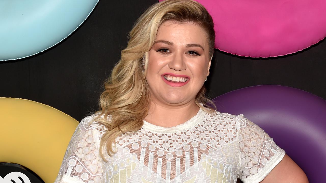 Kelly Clarkson Shares Yet Another Adorable Family Christmas Card -- This Time With Santa!