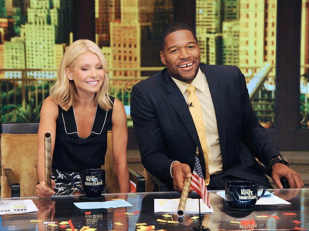 Kelly Ripa Says She Will Return to Live! Alongside Michael Strahan After Weeklong Absence, Tensions: 'We Are a Family'