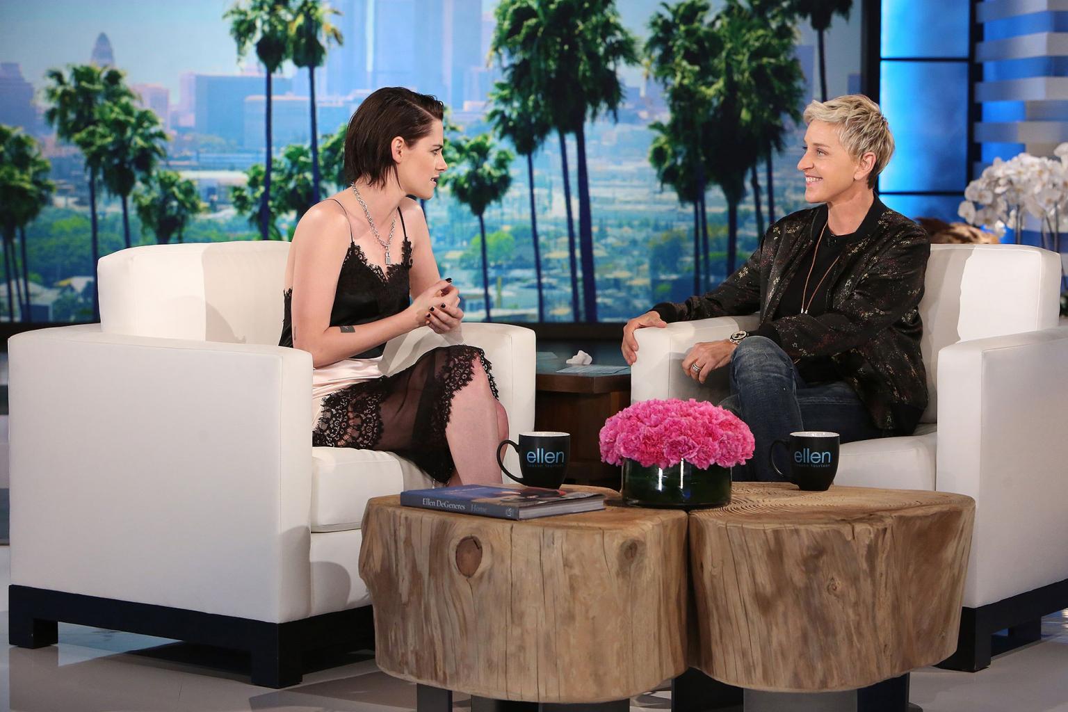 Kristen Stewart Recalls Her        Uncomfortable      '  Twilight Days