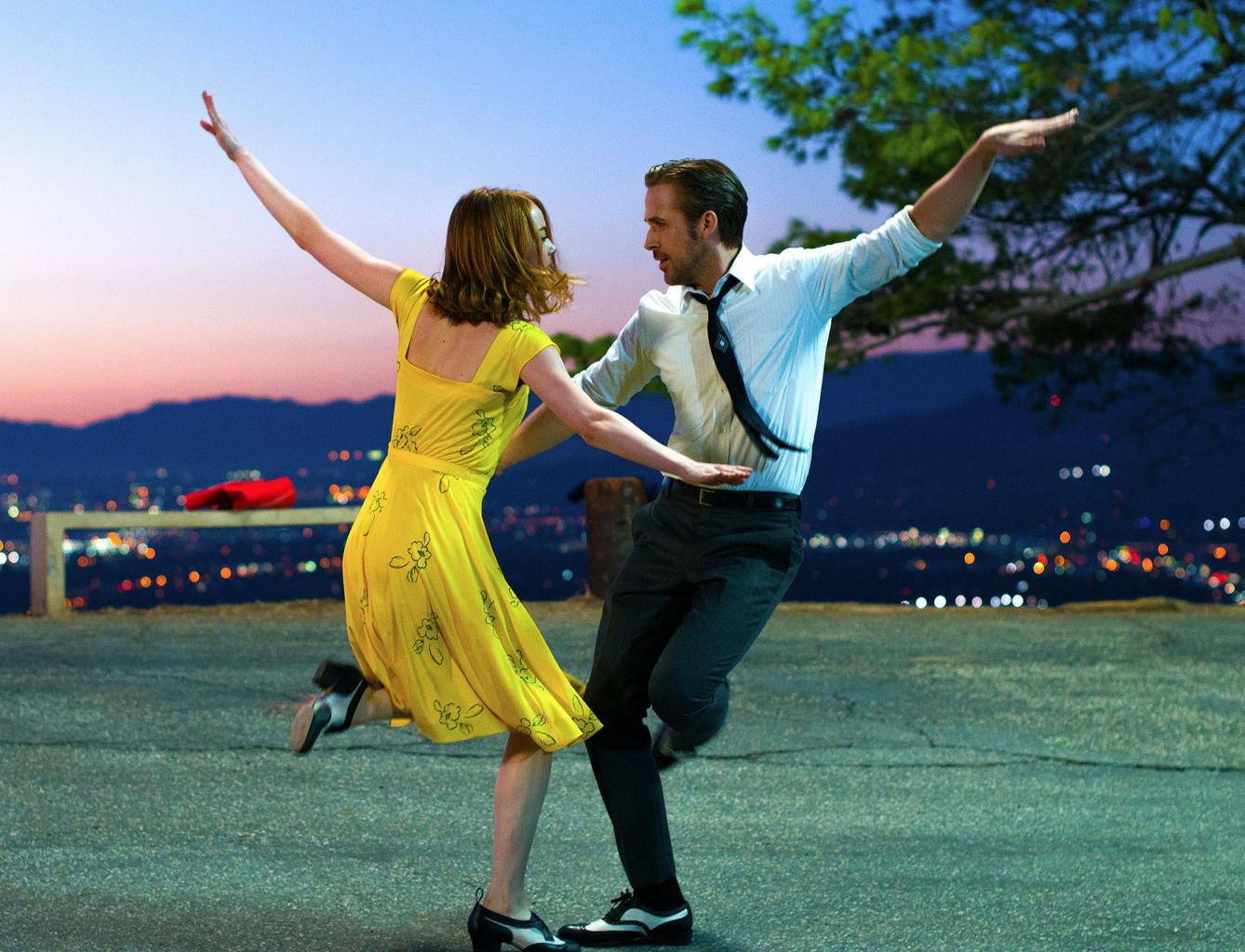 La La Land Director Dishes on Emma Stone and Ryan Goslingâ€™s â€˜Organicâ€™ and â€˜Phenomenalâ€™ Onscreen Chemistry