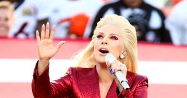 Lady Gaga in Talks to Play the 2017 Super Bowl Halftime Show?