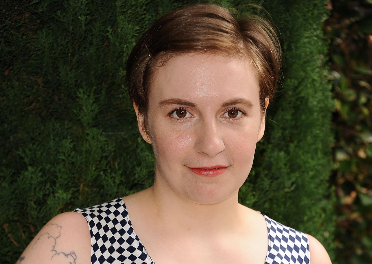 Lena Dunham To Undergo Surgery For Ruptured Ovarian Cyst