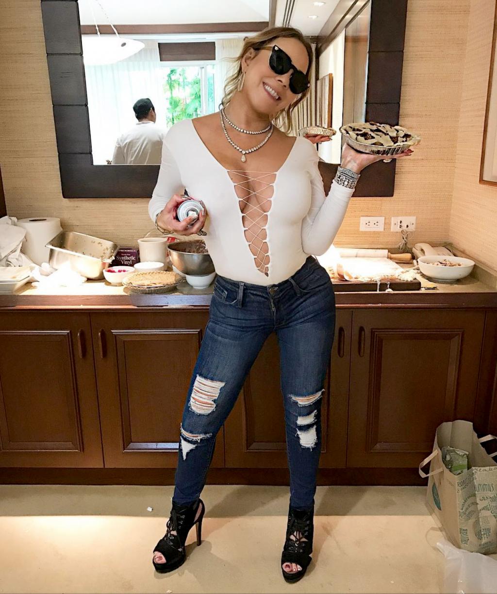 Mariah Carey Hit the Supermarket Before Celebrating Thanksgiving with Ex Nick Cannon and Kids