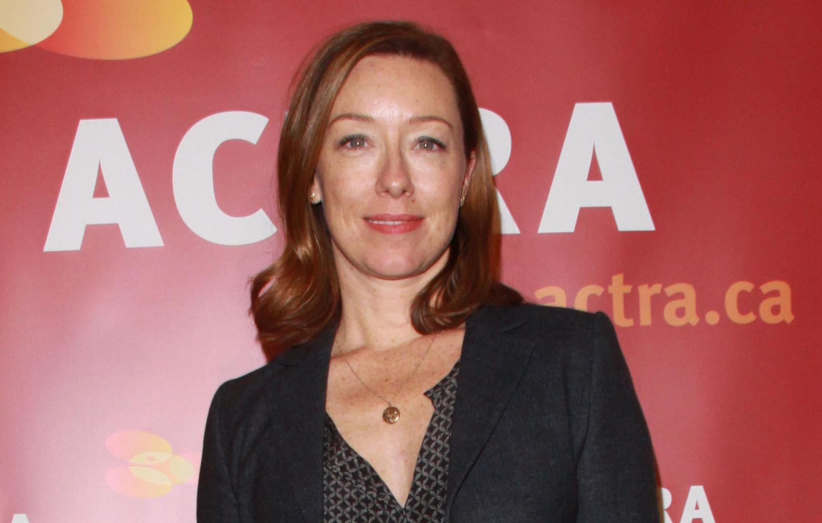 Molly Parker And Husband File For Divorce            '7 Years After Separating