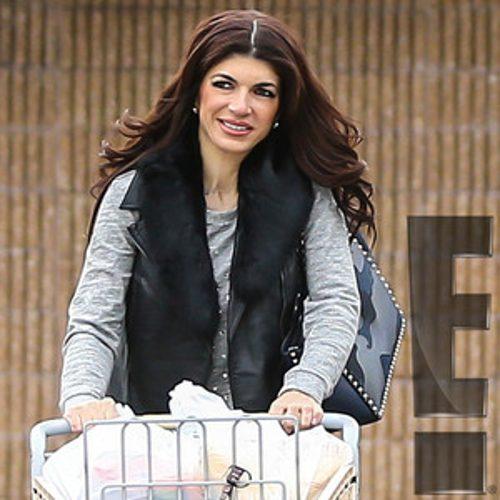 PHOTOS: Teresa Giudice Steps Out for First Time Since Prison