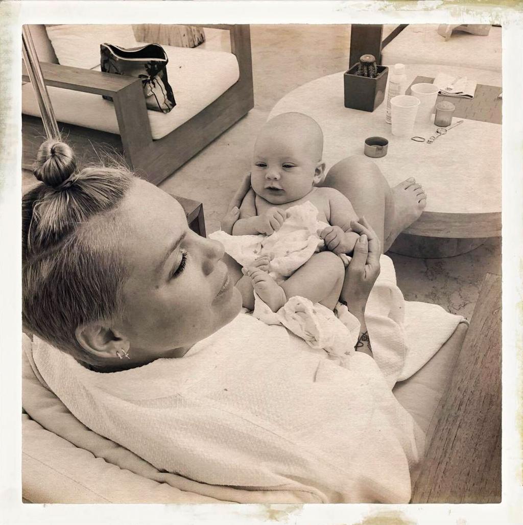 Pink Shared Adorable Photo of Son Jameson Moon       '  See the Pic!