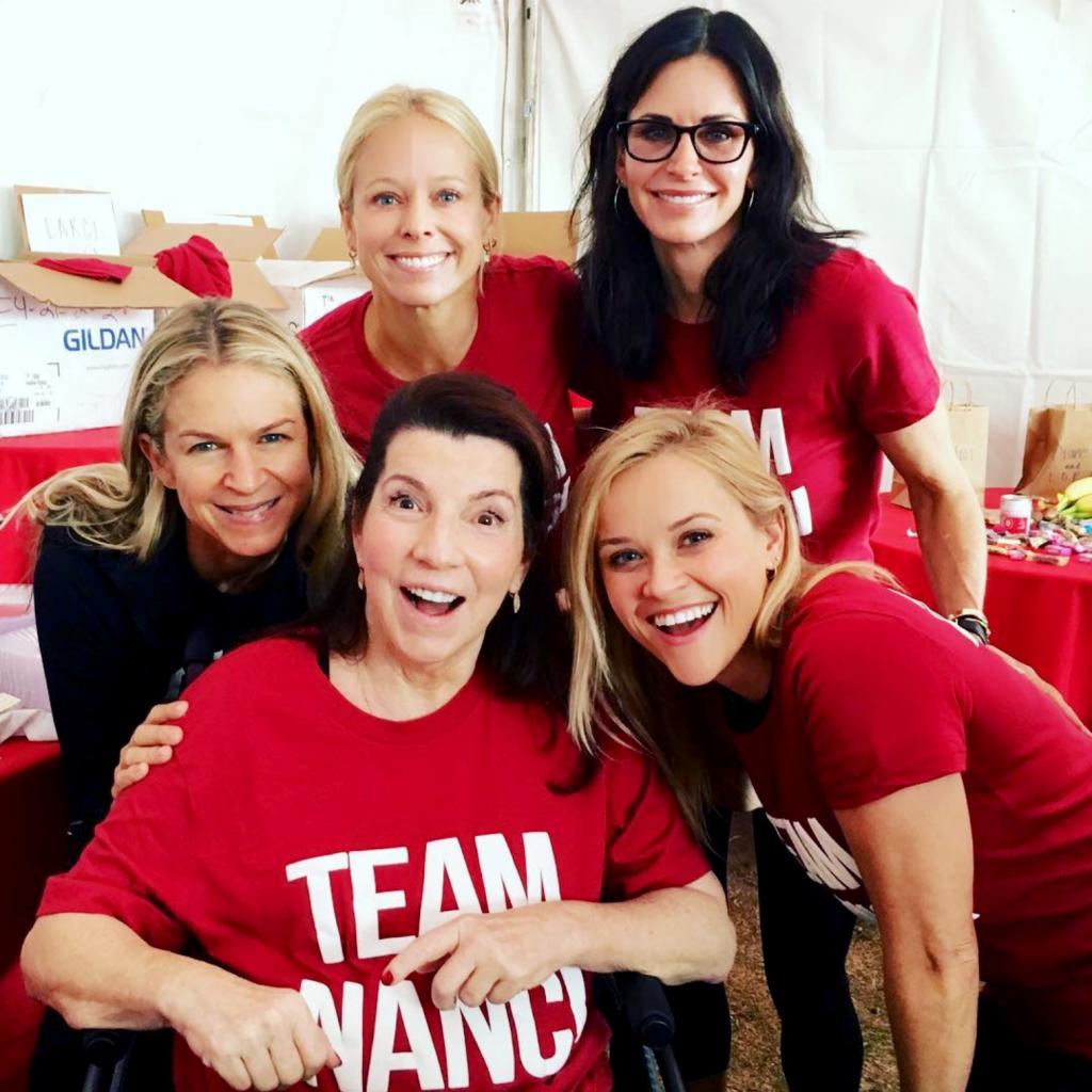 RenÃ©e Zellweger, Jennifer Garner, Reese Witherspoon and Courteney Cox Support Team Nanci in Als Walk