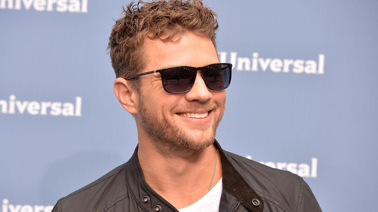 Ryan Phillippe Shows Off His Six-Pack Abs -- See the Sexy Shirtless Pic!