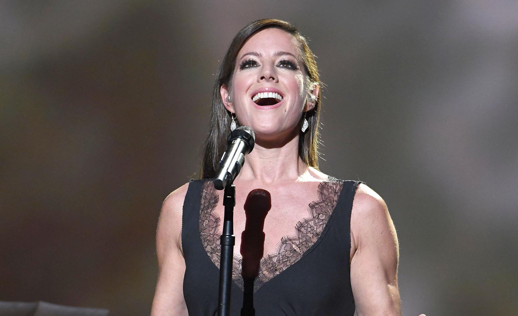 Sarah McLachlan To Be Inducted Into Canadian Music Hall Of Fame At 2017 Juno Awards