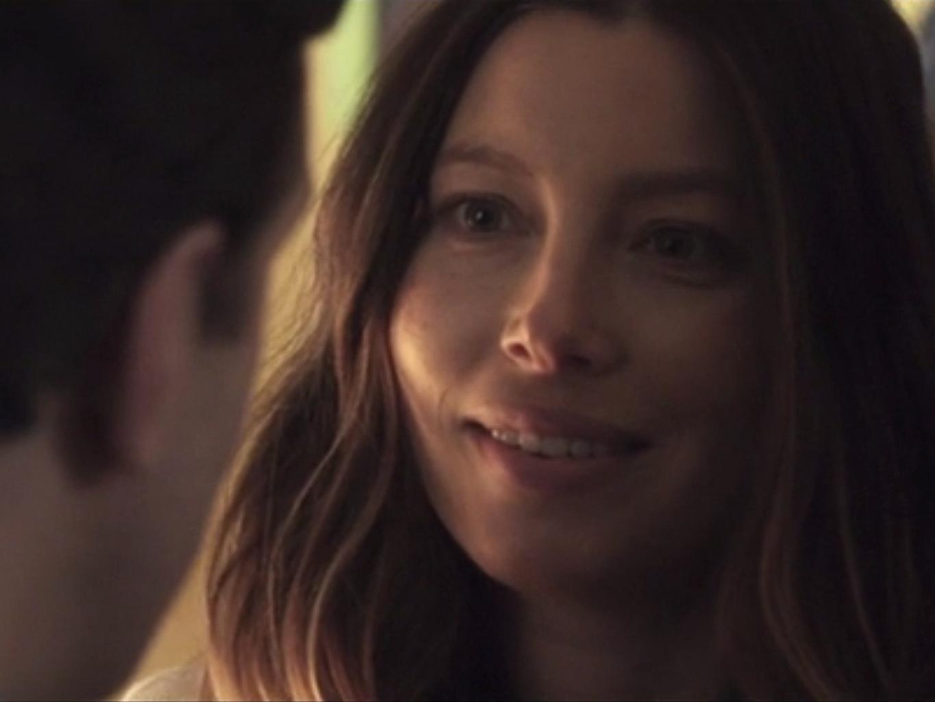 See Pregnant Jessica Biel and Jason Sudeikis in New Movie The Book Of Love