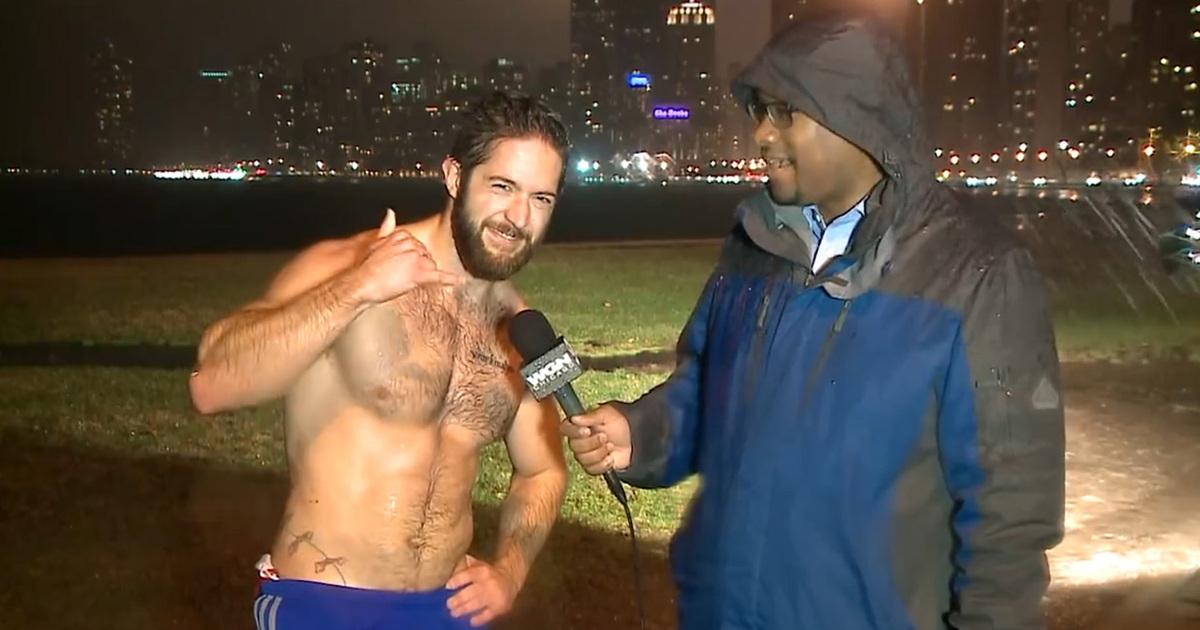 Shirtless Chicago Jogger -- I'm Like Tim Tebow ... But Attai