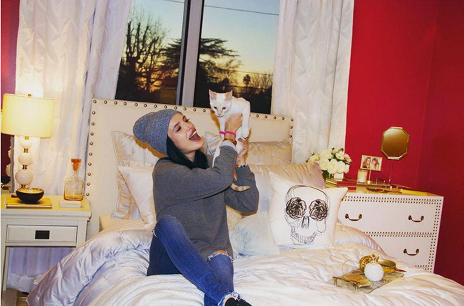 Shop the Look: Bella Thorne       's Bedroom Makeover