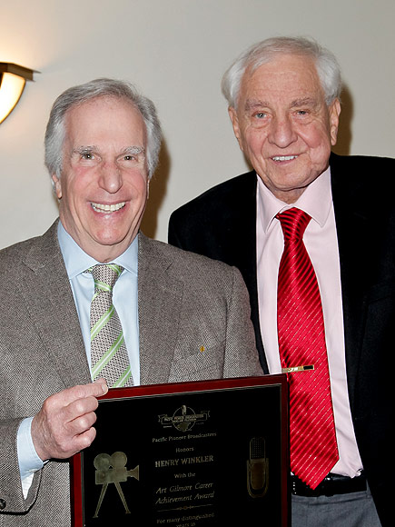 Stars Mourn the Death of Garry Marshall: 'Thank You for My Professional Life,' Says Henry Winkler