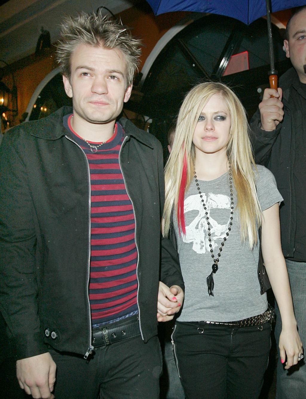 Sum 41 Frontman Says Avril Lavigne       's Stalker Sent Him Death Threats