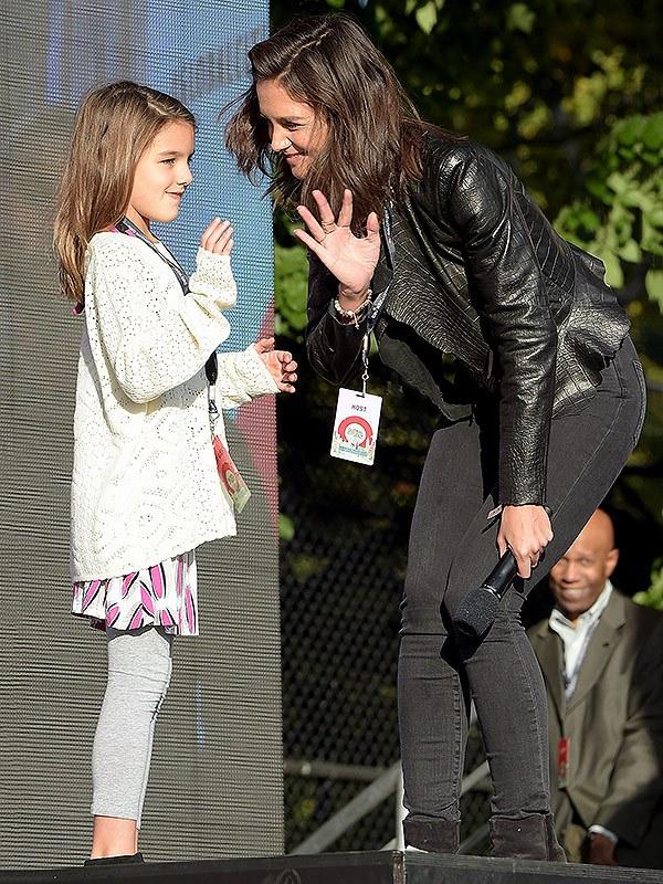 Take Your Daughter to Work! Suri Cruise Had Her Own Director       's Chair (and Got Primped!) on Set of Katie Holmes      '  After Camelot