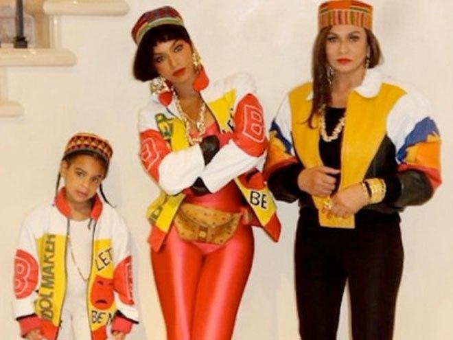 The         80s Are Back! Beyonc  '  and Blue Ivy Dress Up as Salt-n-Pepa for Halloween