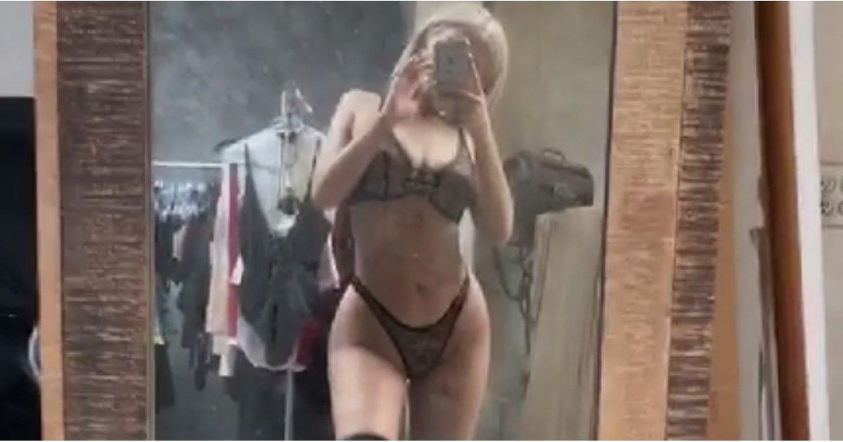 The Hottest Photos of Kylie Jenner Are Definitely on Snapchat