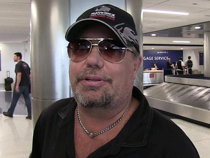 Vince Neil -- Security Footage Confirms Hair Pull ... Woman 