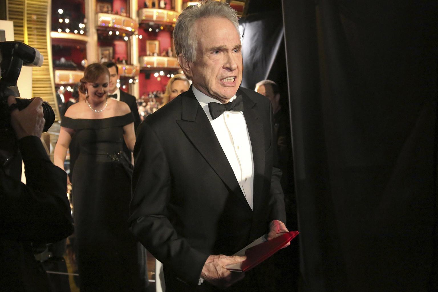 Warren Beatty Says â€˜I Donâ€™t Know Anythingâ€™ About the Oscarsâ€™ Best Picture Fiasco