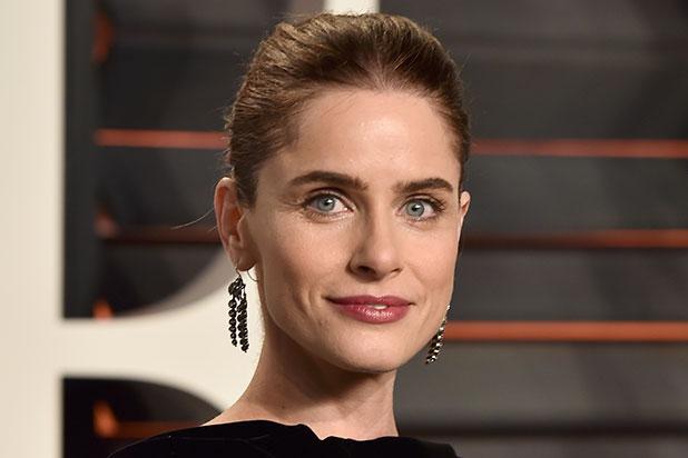 Why Amanda Peet Is Terrified of Botox and Alicia Vikander