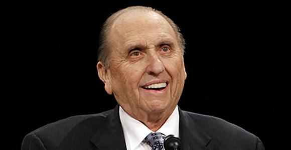 Mormon leader Thomas Monson dies aged 90