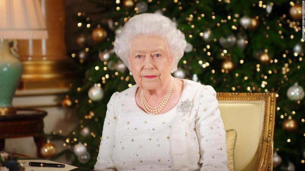 Queen pays tribute to terror and fire victims in Christmas speech