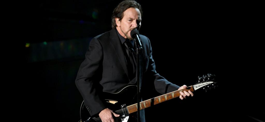 Watch Eddie Vedder Cover Tom Pettys Room at the Top at the Oscars