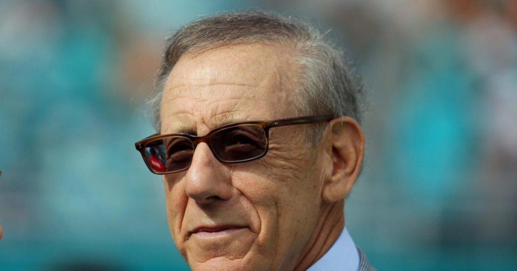 Dolphins owner Stephen Ross All players will stand for anthem