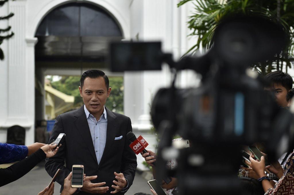 Dems open possibility to endorse Jokowi in 2019 Agus Yudhoyono