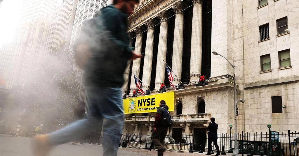 Stocks are set to tank after Wall Street-friendly Cohn resigns