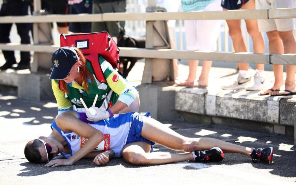 Commonwealth Games organisers criticised after slow response to Callum Hawkins collapse while leading marathon