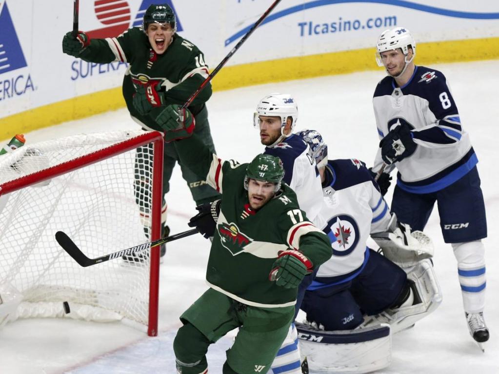 Jets suffer blowout loss to Wild in Game 3 but still lead series