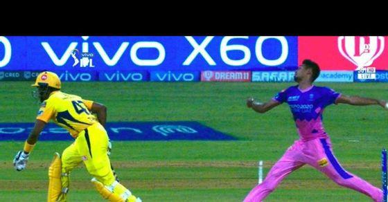 Picture of Dwayne Bravo stealing a run goes viral experts brand spirit of cricket talks nonsense