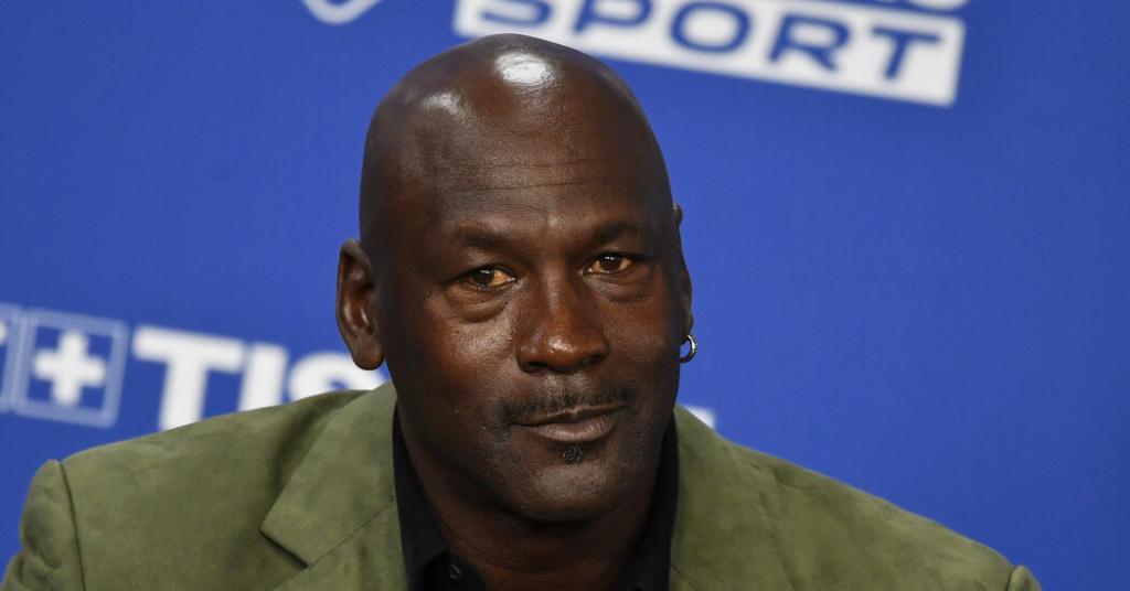 Michael Jordan to Sell Majority Stake in Charlotte Hornets