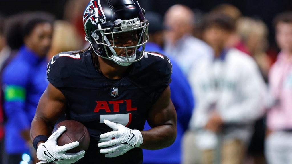 Bijan Robinson limited in snaps in huge Falcons win over Tampa Bay