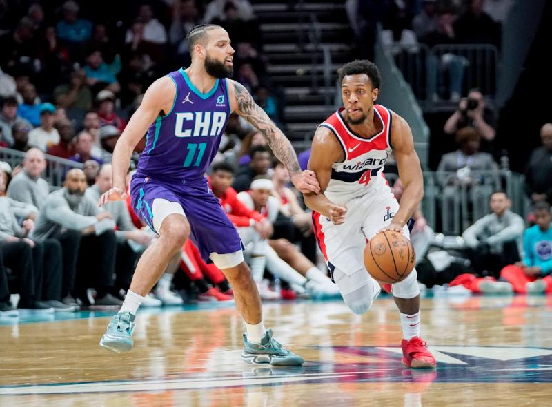 Ish Smith returns to Charlotte Hornets