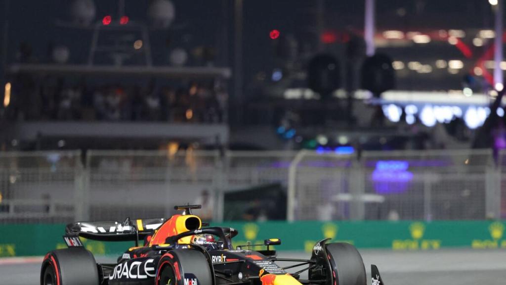 F1 Abu Dhabi GP Max Verstappen grabs pole position for season finale